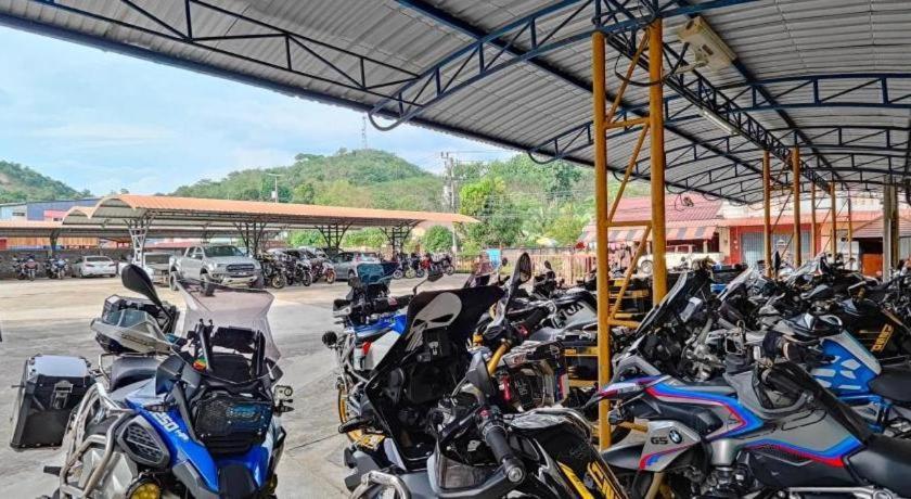 Butterfly Princess Hotel Betong Ngoại thất bức ảnh